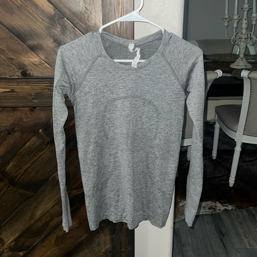 EUC Lululemon Swiftly Tech Long-Sleeve Shirt